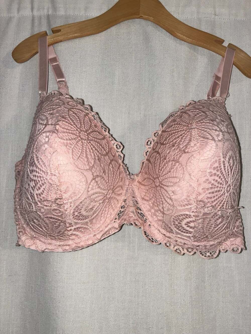 Pure Beauty by Rene Rofe Pink Lace Bra Size 44DD